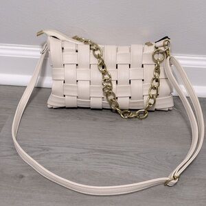 Elegant Cream Woven Shoulder Bag with Gold Chain